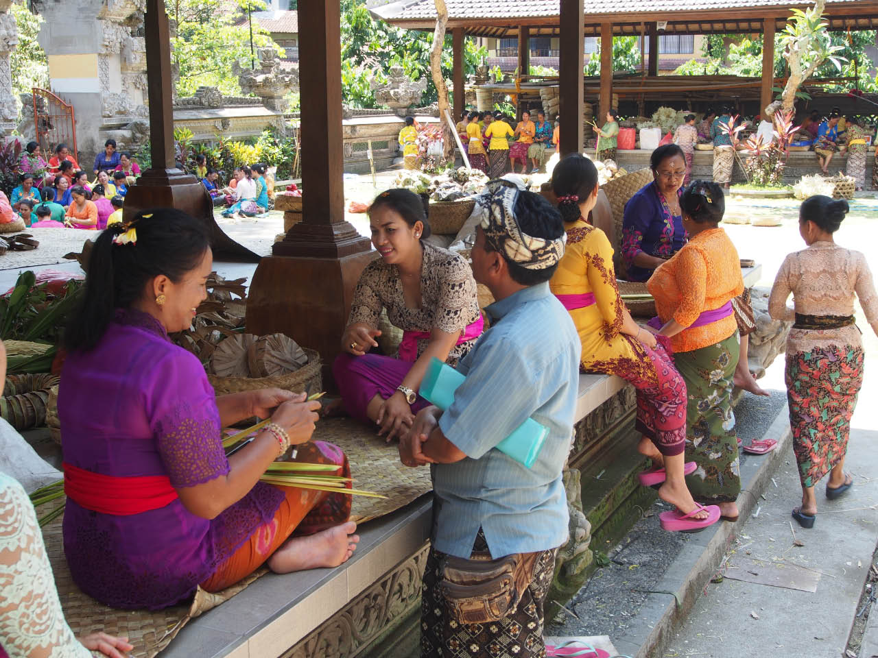 préparation des offrandes en fleurs préparation des offrandes en fleurs