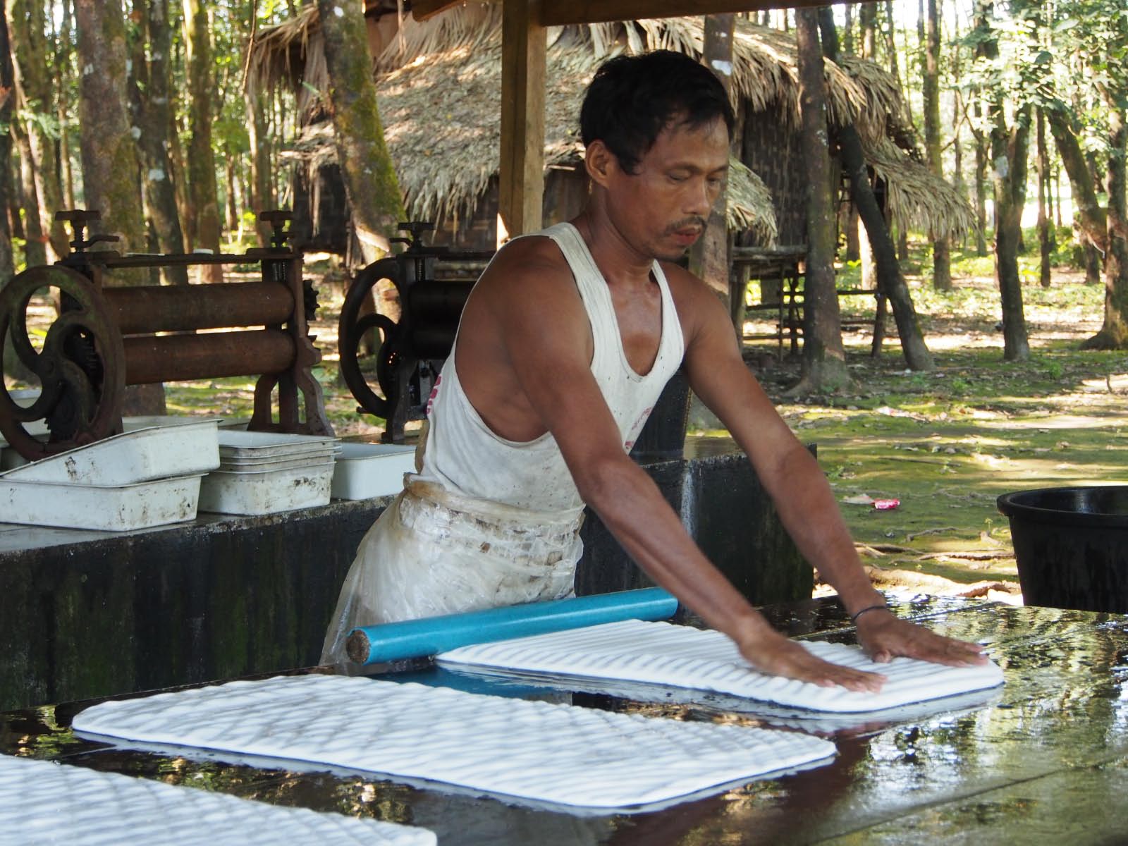 façonnage des plaques de latex façonnage des plaques de latex