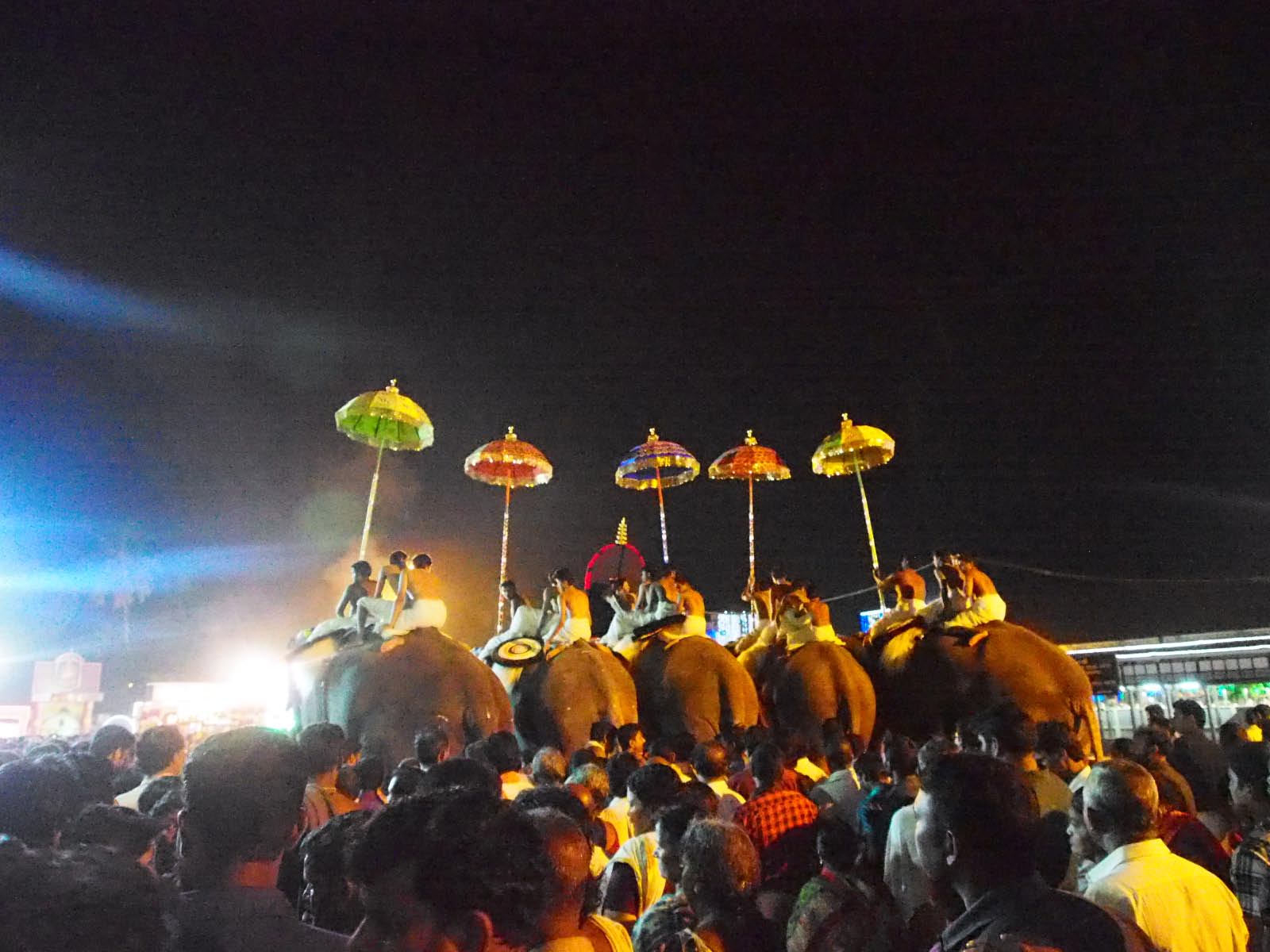 Inde - Kerala - procession religieuse Inde - Kerala - procession religieuse