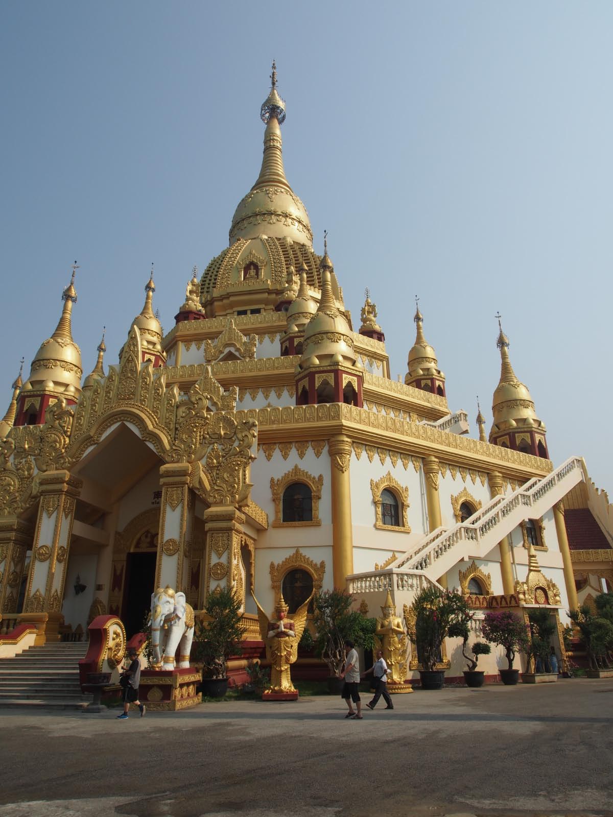 temple de style Thai dans le departement du Xishuangbanna temple de style Thai dans le departement du Xishuangbanna