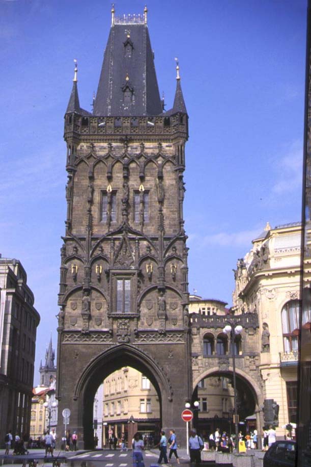 Tour poudrière à Pragues Tour poudrière à Pragues