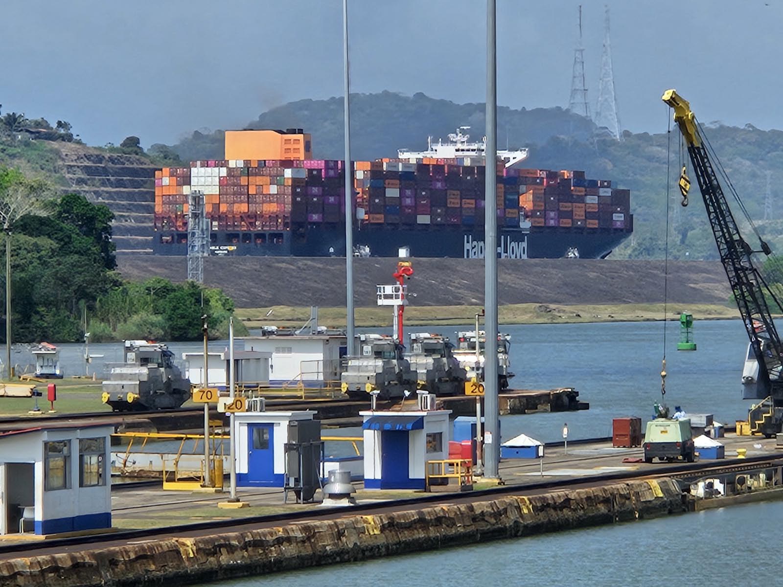 Canal de Panama : écluses de Mirafiori Canal de Panama : écluses de Mirafiori