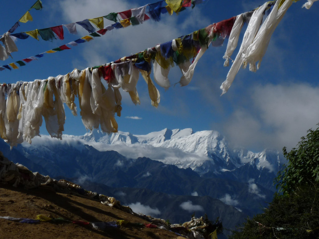 Le massif de l'Annapurna depuis le Mustang Le massif de l'Annapurna depuis le Mustang